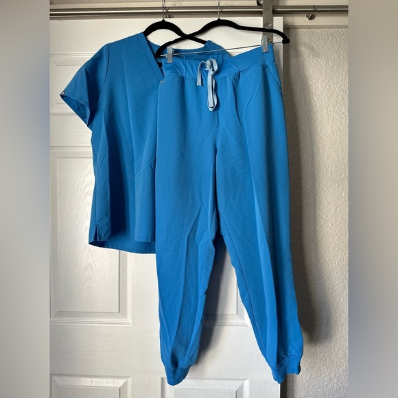 Gently used Figs scrubs in Caribbean blue - Picture 1 of 3